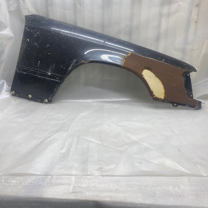 Mercedes E W124 Ön Sağ Çamurluk Orijinal Çıkma