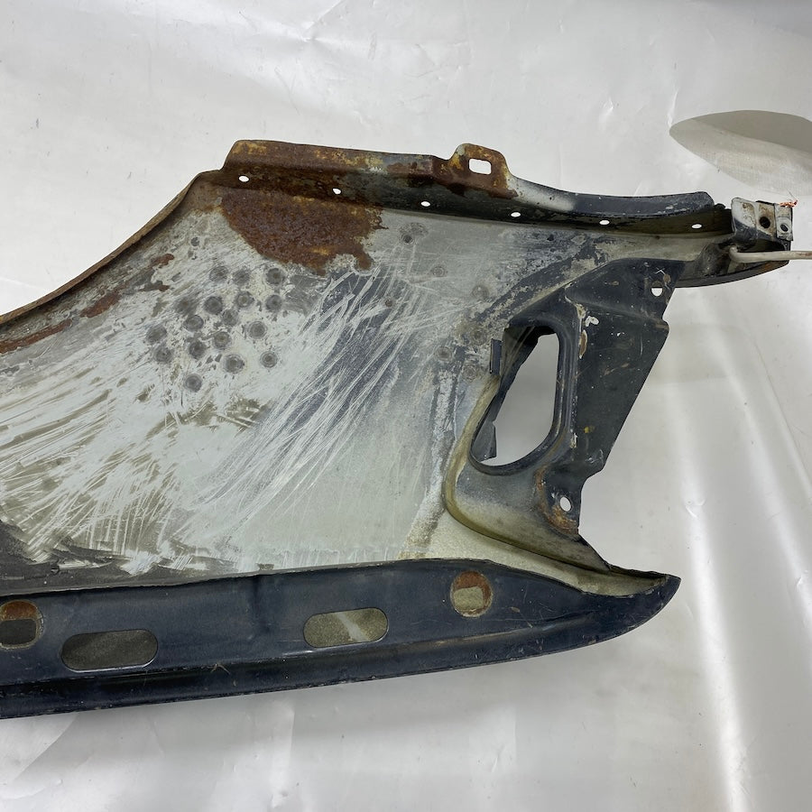 Mercedes E W124 Ön Sağ Çamurluk Orijinal Çıkma