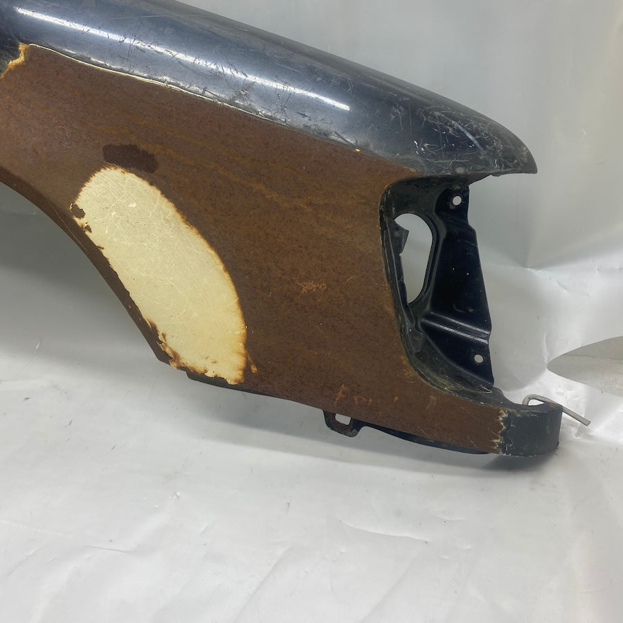 Mercedes E W124 Ön Sağ Çamurluk Orijinal Çıkma