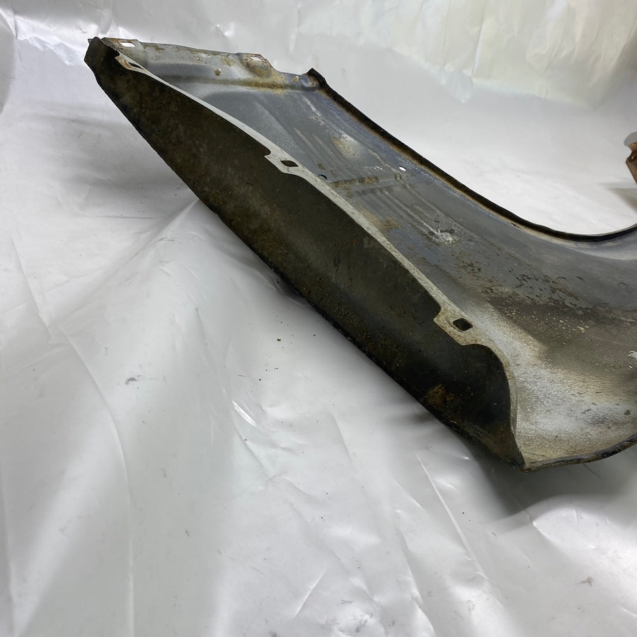 Mercedes E W124 Ön Sağ Çamurluk Orijinal Çıkma