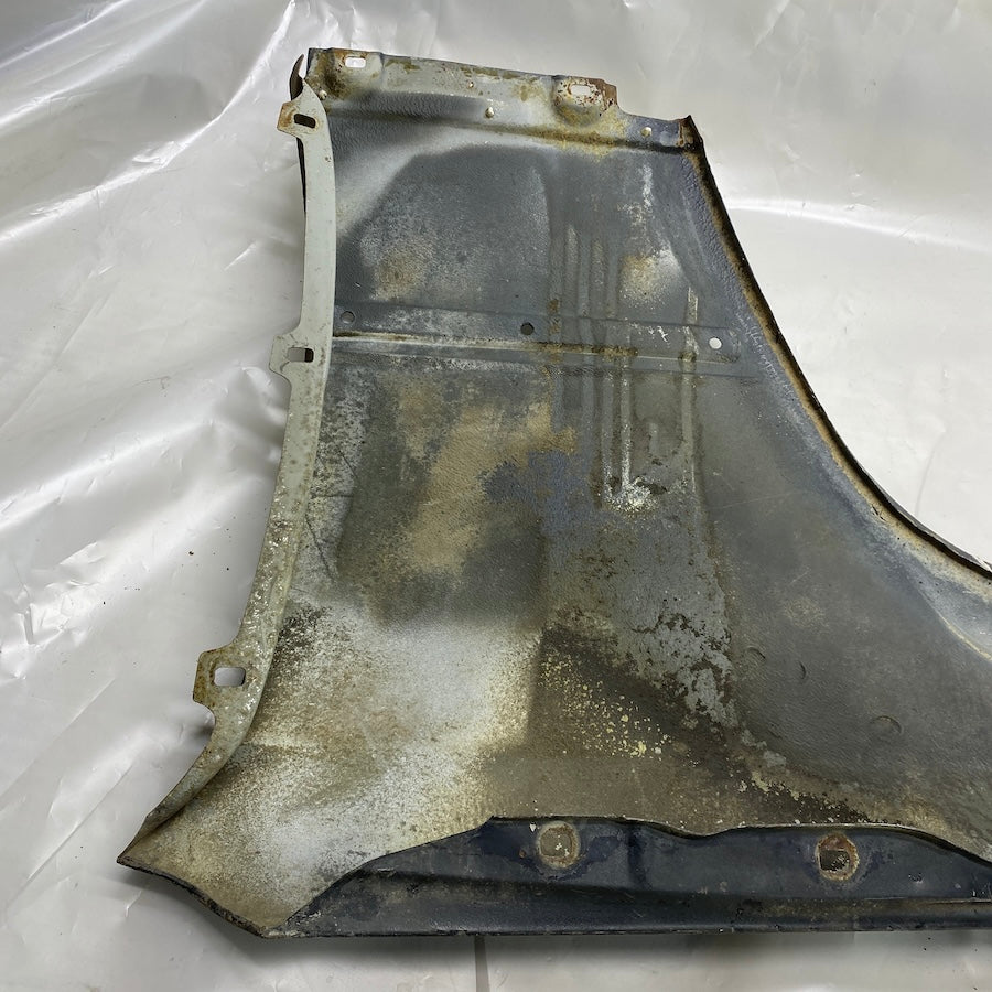 Mercedes E W124 Ön Sağ Çamurluk Orijinal Çıkma