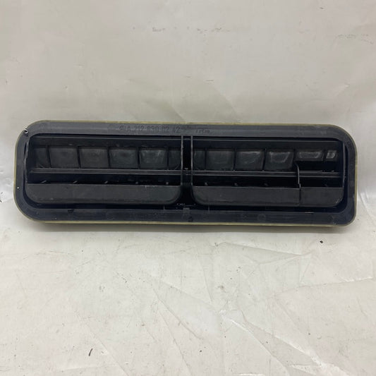 Mercedes E W212 Arka Havalandırma Menfez Kapağı En Uygun Oto Parça