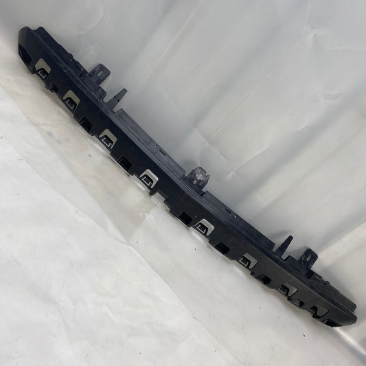 Mercedes E W213 Ön Tampon Ön Bağlantı Orta Braketi A2138854706 - En Uygun Oto Parça