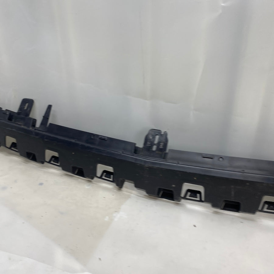 Mercedes E W213 Ön Tampon Ön Bağlantı Orta Braketi A2138854706 - En Uygun Oto Parça