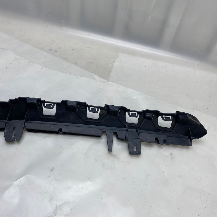 Mercedes E W213 Ön Tampon Ön Bağlantı Orta Braketi A2138854706 - En Uygun Oto Parça