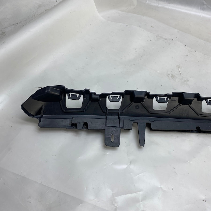 Mercedes E W213 Ön Tampon Ön Bağlantı Orta Braketi A2138854706 - En Uygun Oto Parça