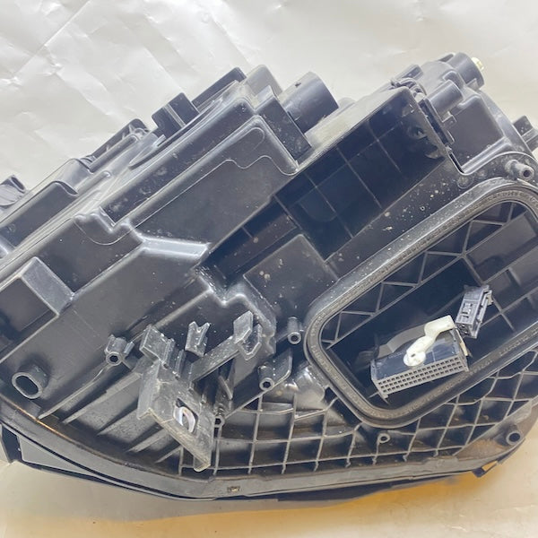 Mercedes GLA W247 Sağ Far A2479063605 En Uygun Oto Parça