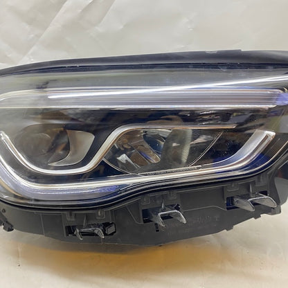 Mercedes GLA W247 Sağ Far A2479063605 En Uygun Oto Parça