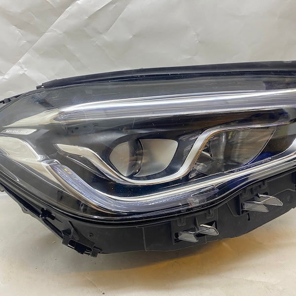 Mercedes GLA W247 Sağ Far A2479063605 En Uygun Oto Parça