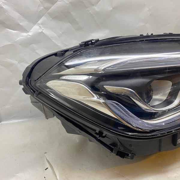 Mercedes GLA W247 Sağ Far A2479063605 En Uygun Oto Parça