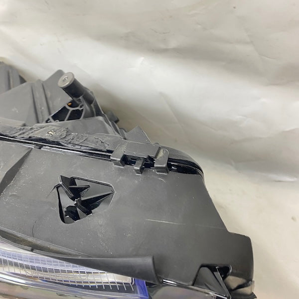 Mercedes GLA W247 Sağ Far A2479063605 En Uygun Oto Parça