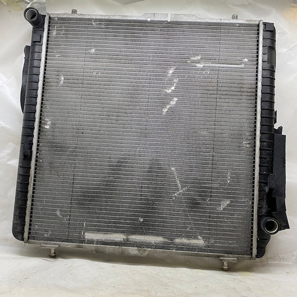 Mercedes G W463 Motor Su Radyatörü A4635000402Q2 Orijinal Çıkma En Uygun Oto Parça