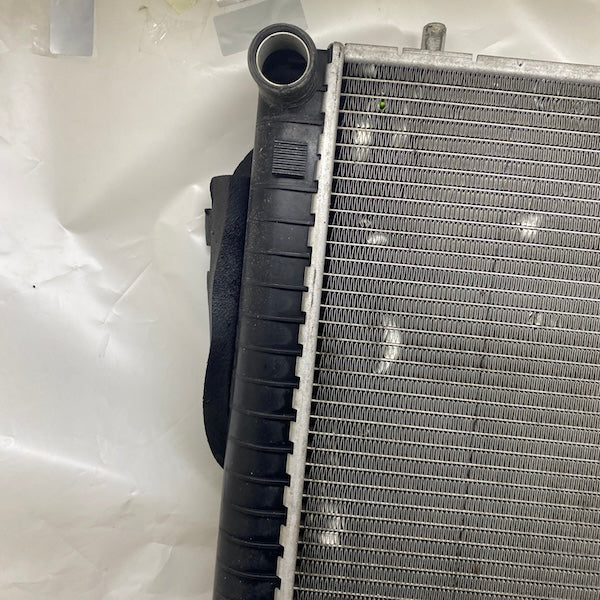 Mercedes G W463 Motor Su Radyatörü A4635000402Q2 Orijinal Çıkma En Uygun Oto Parça