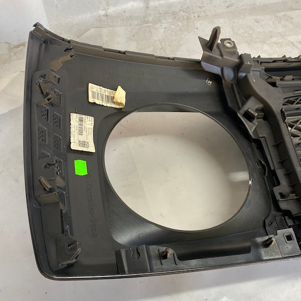 Mercedes G W463 Ön Panjur ve Far Çerçevesi Orijinal Çıkma En Uygun Oto Parça