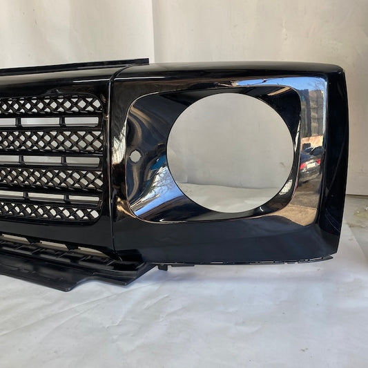 Mercedes G W463 Ön Panjur ve Far Çerçevesi Orijinal Çıkma En Uygun Oto Parça