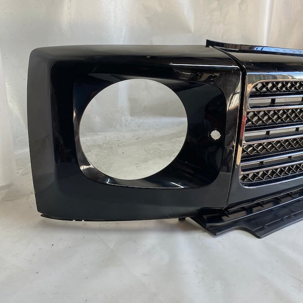 Mercedes G W463 Ön Panjur ve Far Çerçevesi Orijinal Çıkma En Uygun Oto Parça