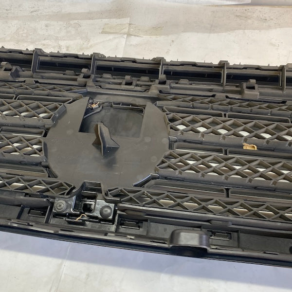 Mercedes G W463 Ön Panjur ve Far Çerçevesi Orijinal Çıkma En Uygun Oto Parça