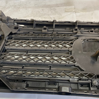 Mercedes G W463 Ön Panjur ve Far Çerçevesi Orijinal Çıkma En Uygun Oto Parça