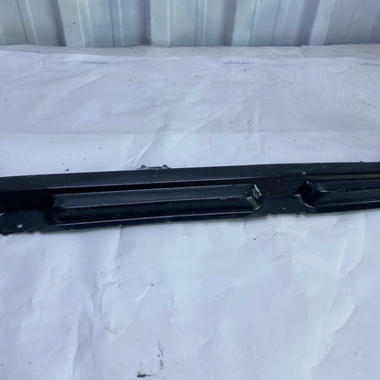 Orijinal çıkma Mercedes Vito W447 radyatör alt sacı, parça numarası A4478800403, 2014-2023 model araca uyumlu.