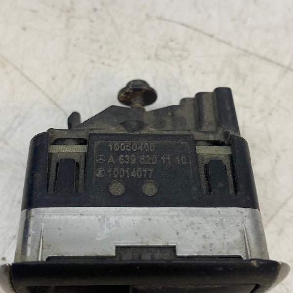 Mercedes Vito W639 Arka Cam Kontrol Düğmesi A6398201110