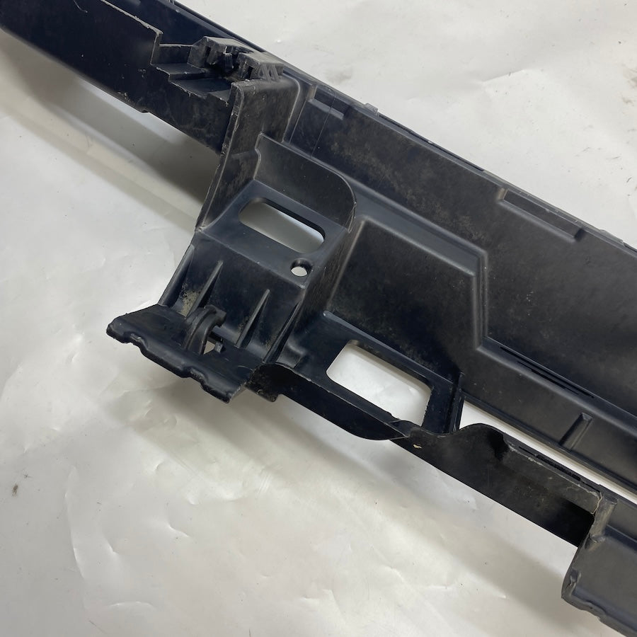 Mercedes W212 E AMG Arka Tampon Orta Braket A2128854465 - En Uygun Oto Parça
