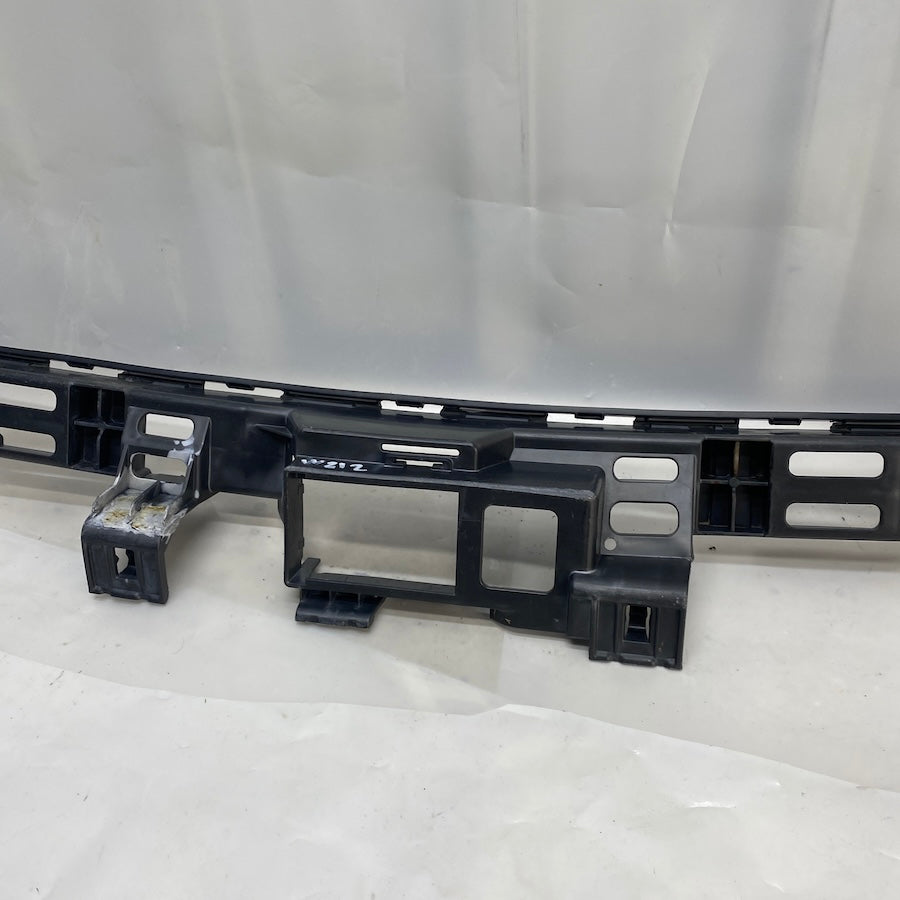 Mercedes W212 E AMG Arka Tampon Orta Braket A2128854465 - En Uygun Oto Parça