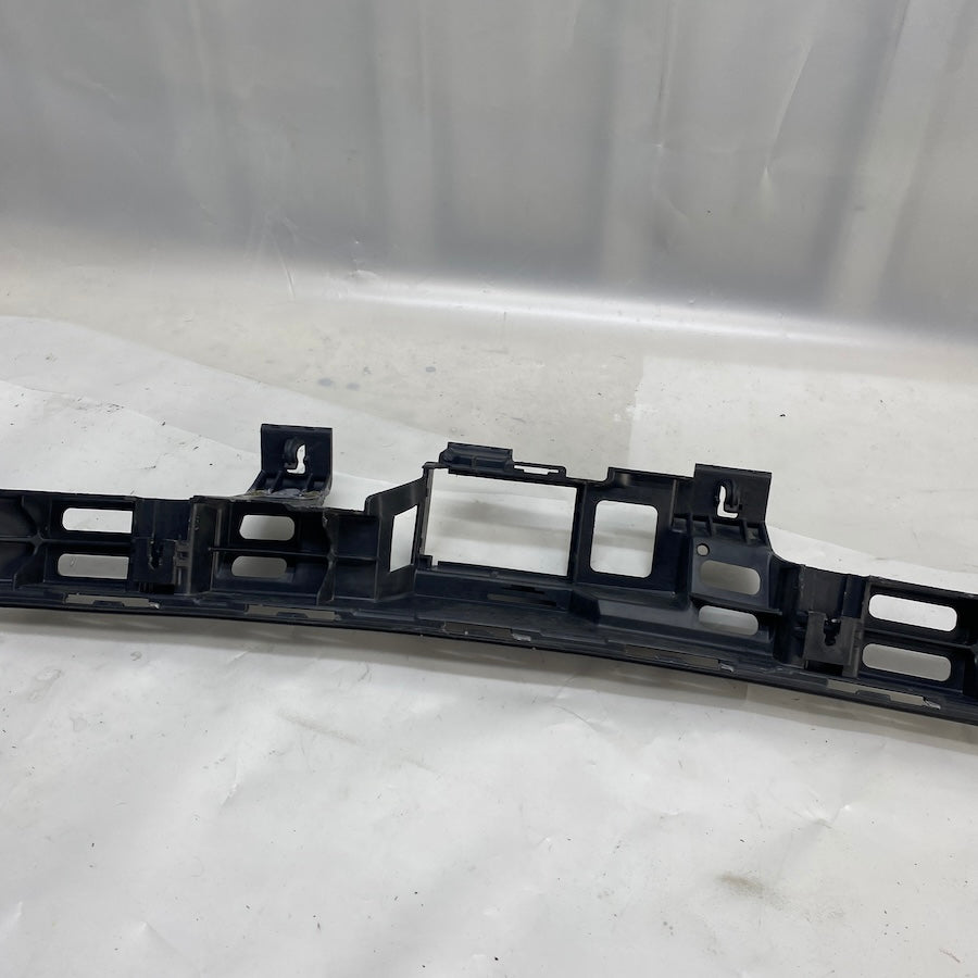 Mercedes W212 E AMG Arka Tampon Orta Braket A2128854465 - En Uygun Oto Parça