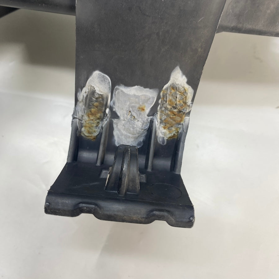 Mercedes W212 E AMG Arka Tampon Orta Braket A2128854465 - En Uygun Oto Parça