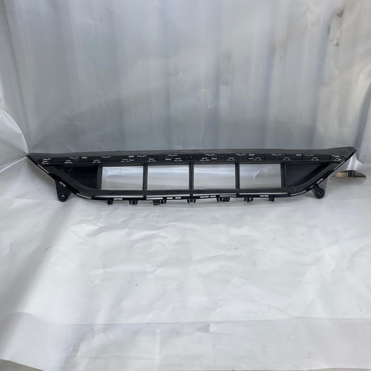 Mercedes W213 E200 E220 Ön Tampon Orta Izgara A2138858804