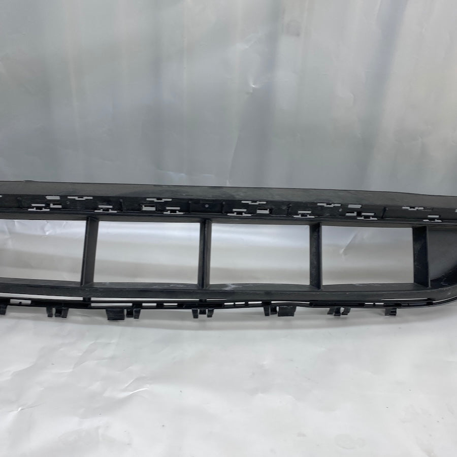 Mercedes W213 E200 E220 Ön Tampon Orta Izgara A2138858804