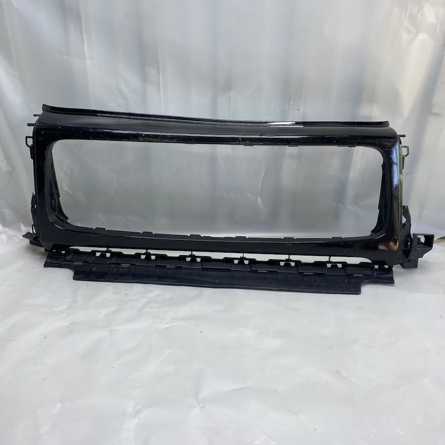 Mercedes W463 Radyatör Izgarası A4638885100