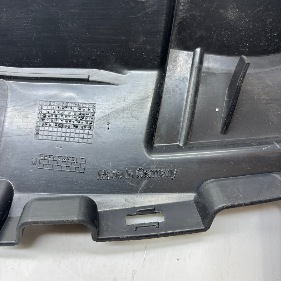 Mercedes C W205 Ön Panjur Takviyesi A2055051830