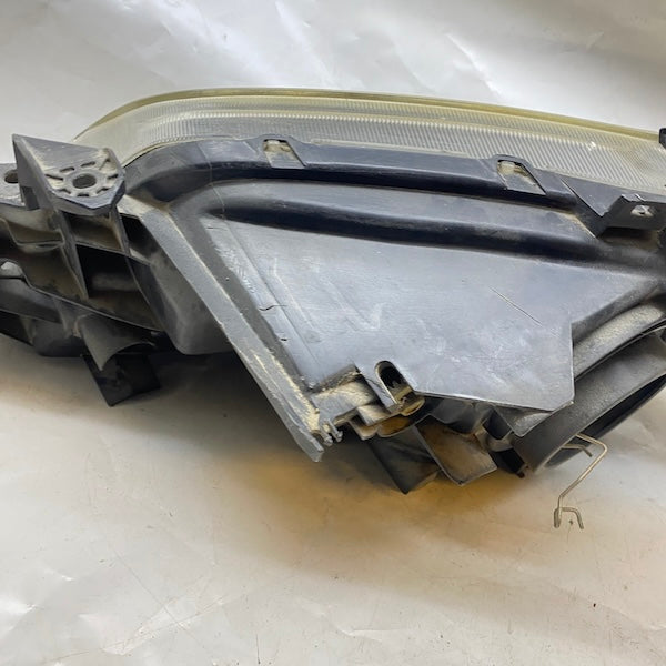 Mitsubishi Outlander Sağ Far 01-04 En Uygun Oto Parça