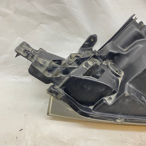 Mitsubishi Outlander Sağ Far 01-04 En Uygun Oto Parça