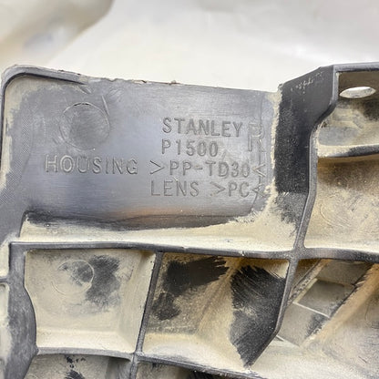 Mitsubishi Outlander Sağ Far 01-04 En Uygun Oto Parça