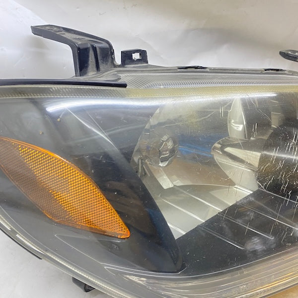 Mitsubishi Outlander Sağ Far 01-04 En Uygun Oto Parça