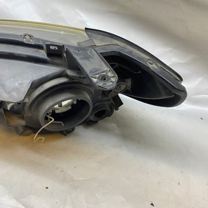 Mitsubishi Outlander Sağ Far 01-04 En Uygun Oto Parça