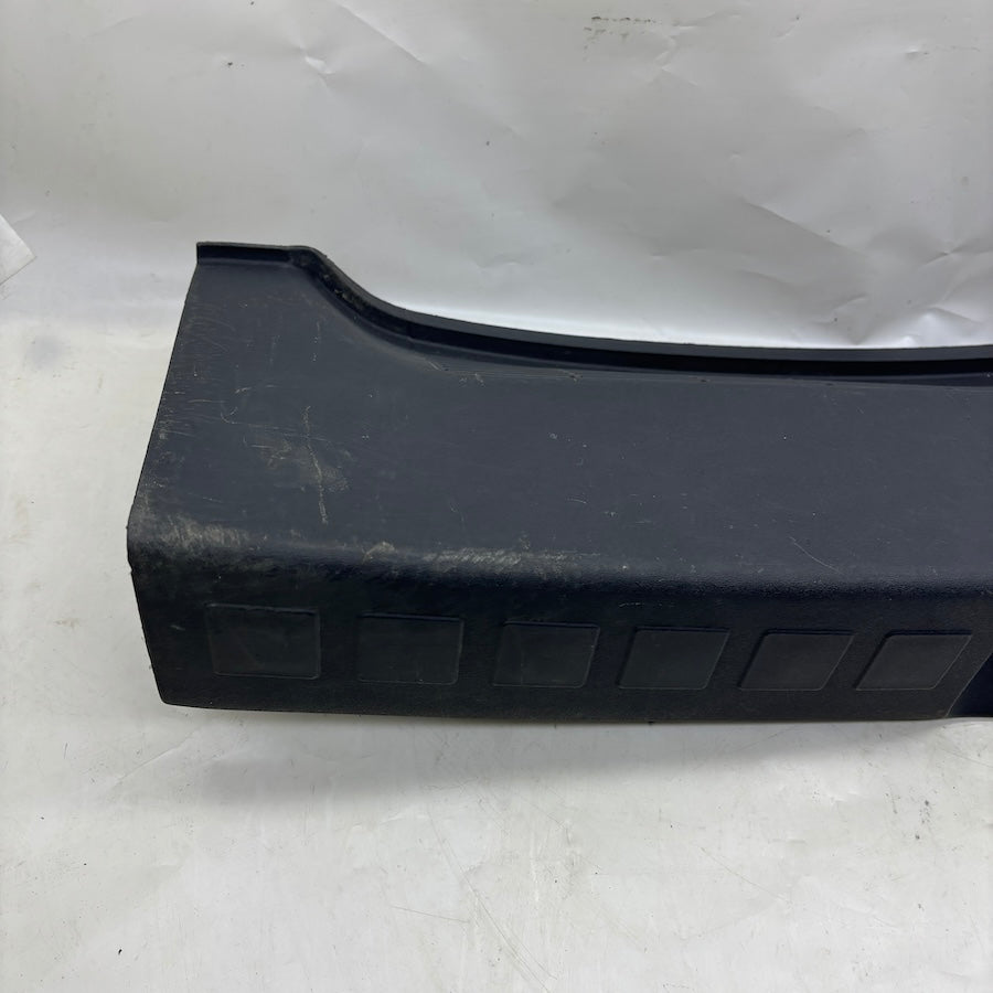 Mitsubishi Colt Bagaj İç Döşeme Kilit Üst Kaplaması MR951556