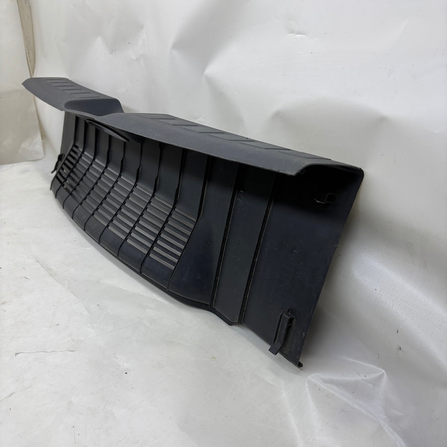 Mitsubishi Colt Bagaj İç Döşeme Kilit Üst Kaplaması MR951556