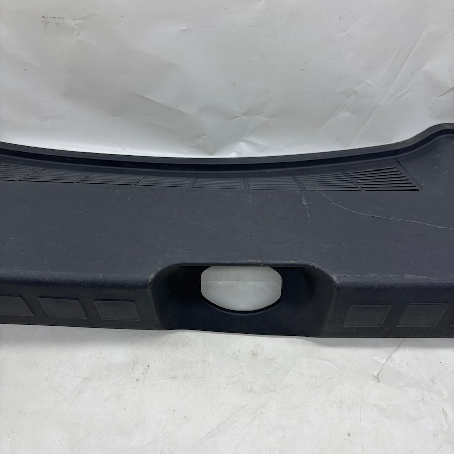 Mitsubishi Colt Bagaj İç Döşeme Kilit Üst Kaplaması MR951556