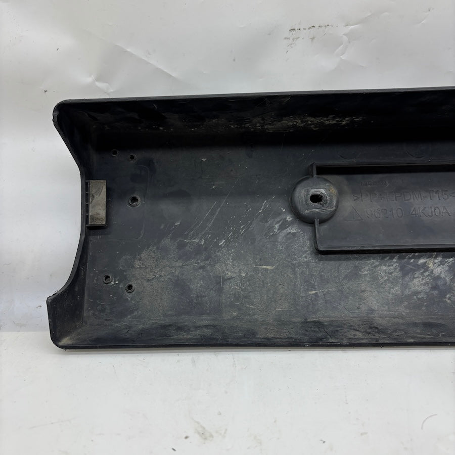 Nissan Navara N23 Ön Plaka Bağlantı Bakaliti 96210-4KJ0A - En Uygun Oto Parça