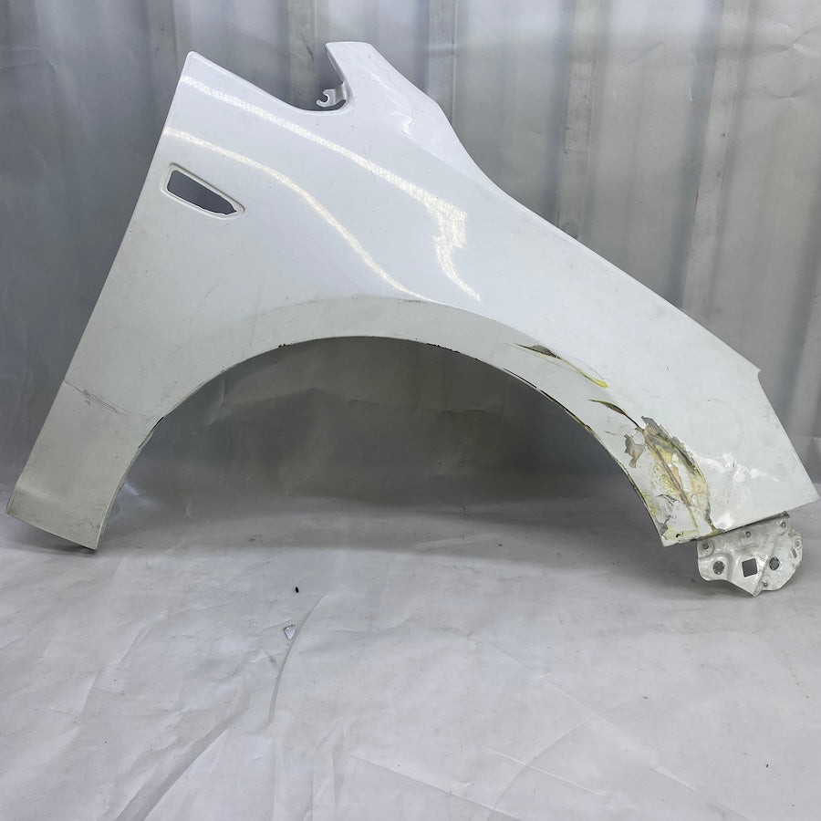 OPEL Astra J Ön Sol/Sağ Çamurluk 13302207 Oijinal Çıkma 2009-2014