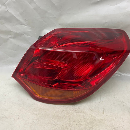 Opel Astra J HB Sağ Dış Stop 07-13 13319948 Orijinal Çıkma En Uygun Oto Parça