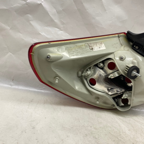 Opel Astra J HB Sağ Dış Stop 07-13 13319948 Orijinal Çıkma En Uygun Oto Parça