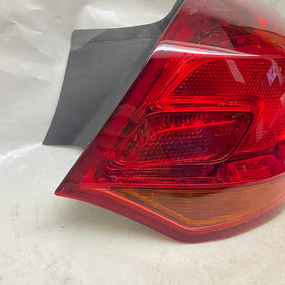 Opel Astra J HB Sağ Dış Stop 07-13 13319948 Orijinal Çıkma En Uygun Oto Parça