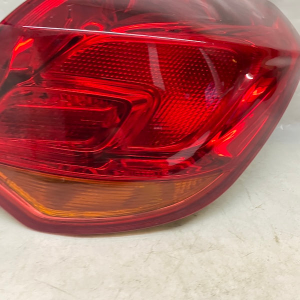 Opel Astra J HB Sağ Dış Stop 07-13 13319948 Orijinal Çıkma En Uygun Oto Parça