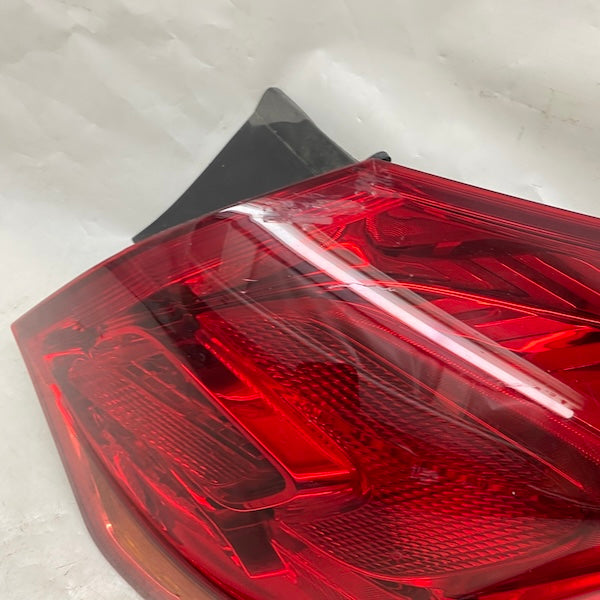 Opel Astra J HB Sağ Dış Stop 07-13 13319948 Orijinal Çıkma En Uygun Oto Parça