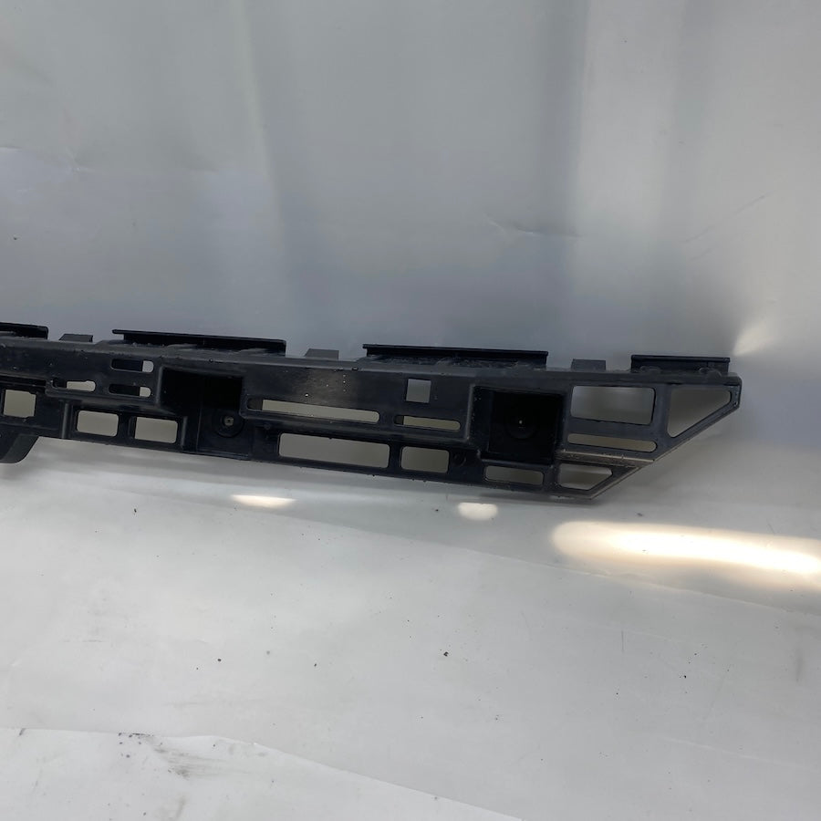 Opel Astra J Sedan Arka Tampon Orta Braket 20908777 - En Uygun Oto Parça