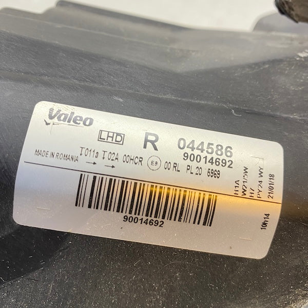 Opel Corsa D Sağ Far Halojen Makyajlı 11-14 90014692 Çıkma En Uygun Oto Parça