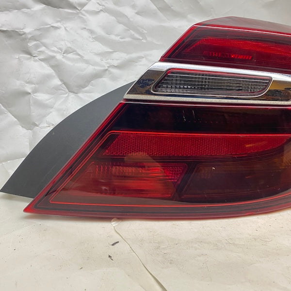 Opel Insignia A Sağ Stop Makyajlı 13-18 32024199 Çıkma En Uygun Oto Parça